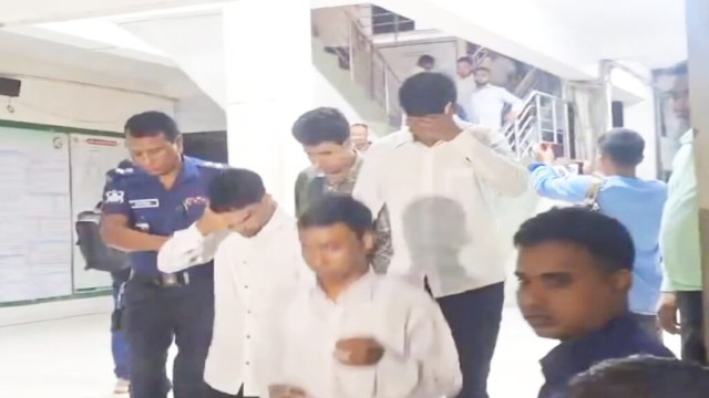 গাইবান্ধা জেলা প্রশাসকের কার্যালয়ে সহায়ক পদে পরীক্ষা দিতে গিয়ে ২২ জন আটক